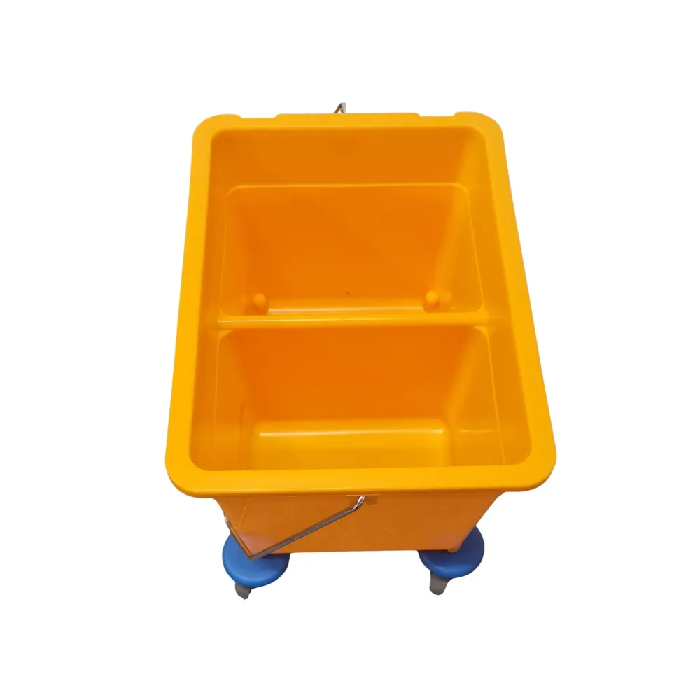 uklidovy_vozík_202503001_vrch_vybaveniprouklid